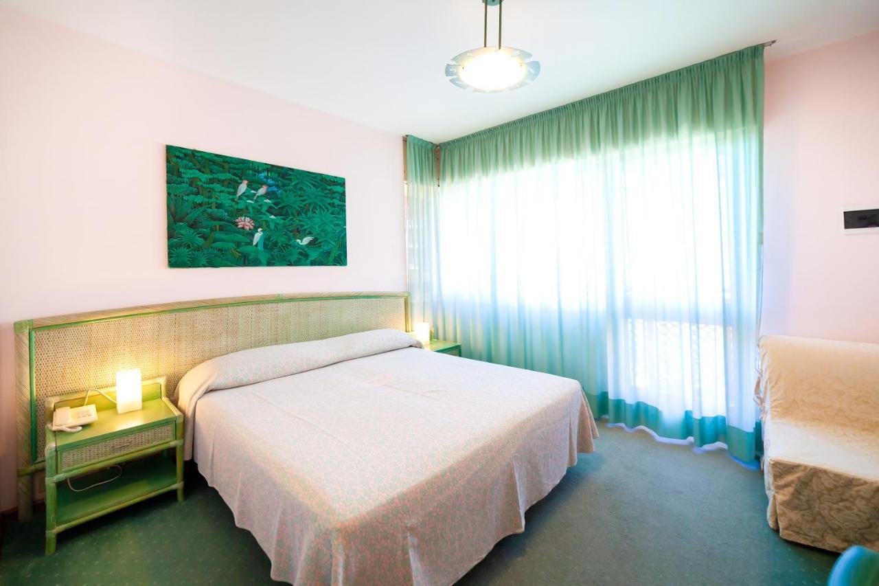 Hotel American Lignano Sabbiadoro Extérieur photo