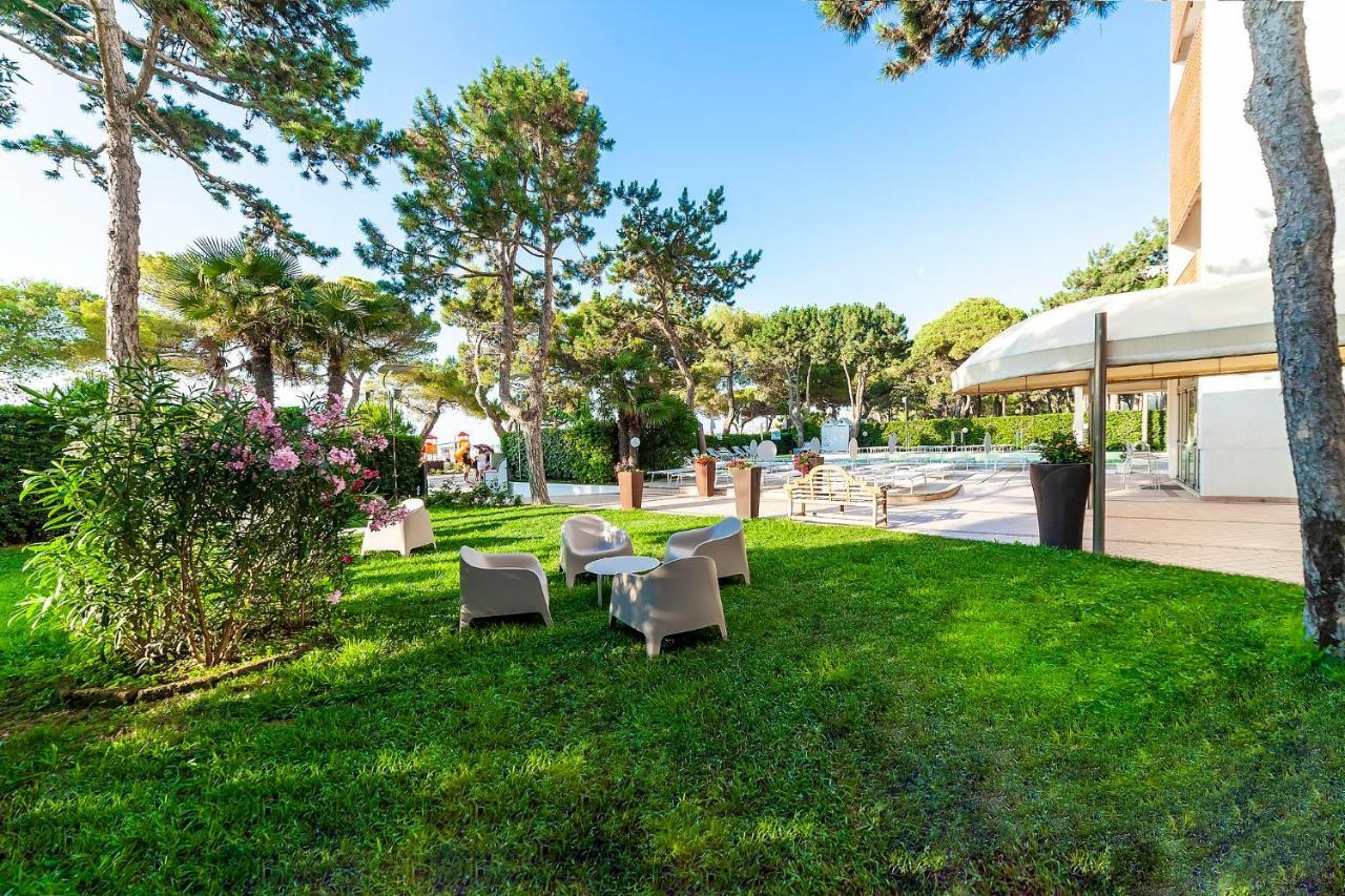 Hotel American Lignano Sabbiadoro Extérieur photo