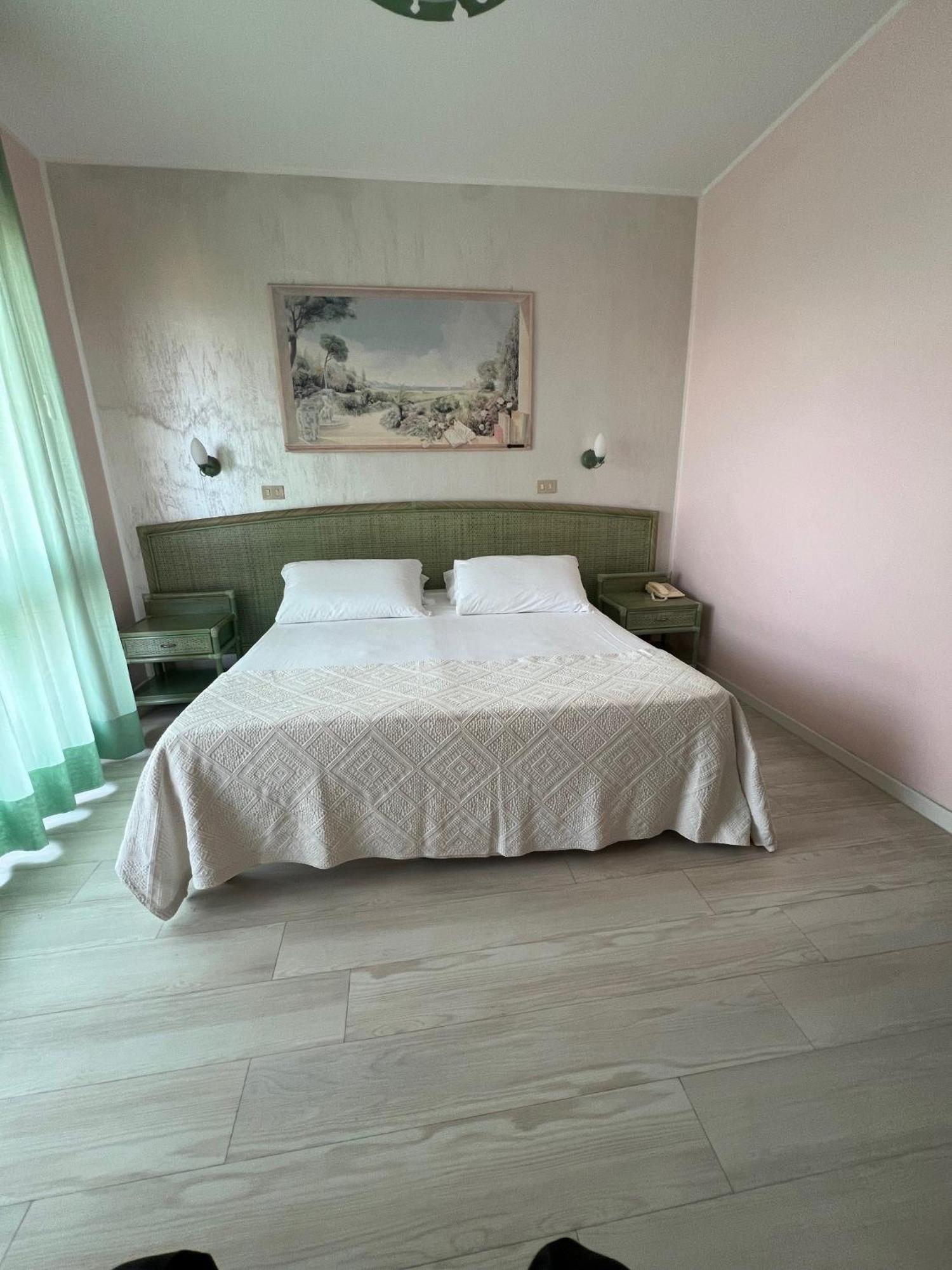 Hotel American Lignano Sabbiadoro Extérieur photo