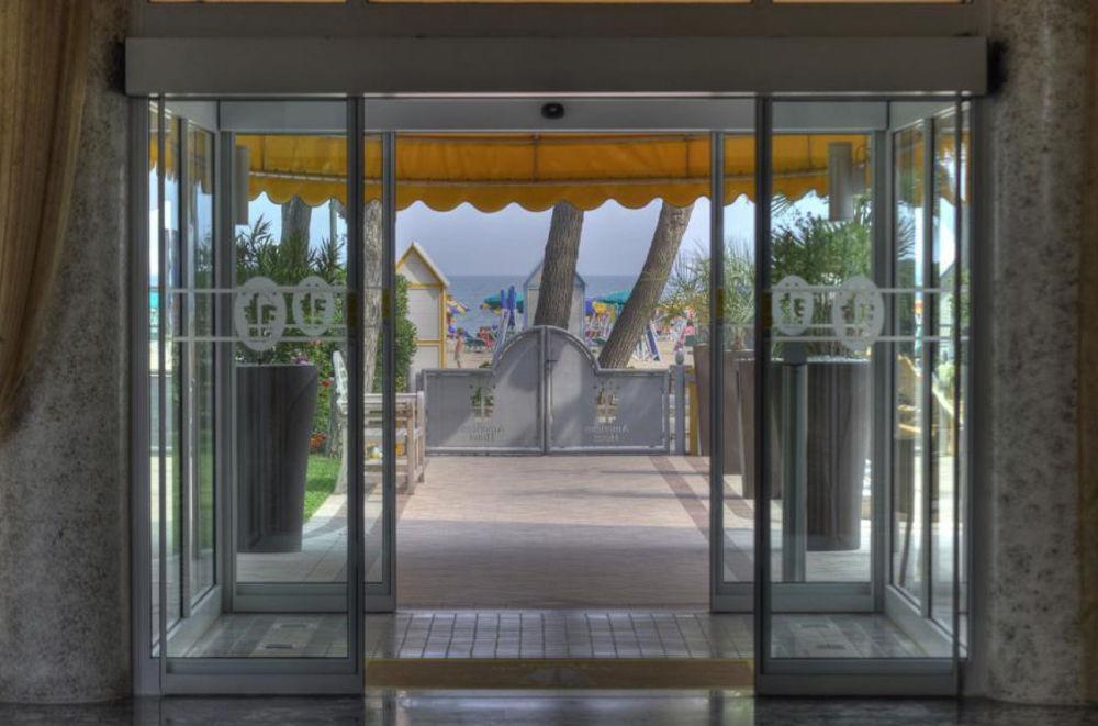 Hotel American Lignano Sabbiadoro Extérieur photo
