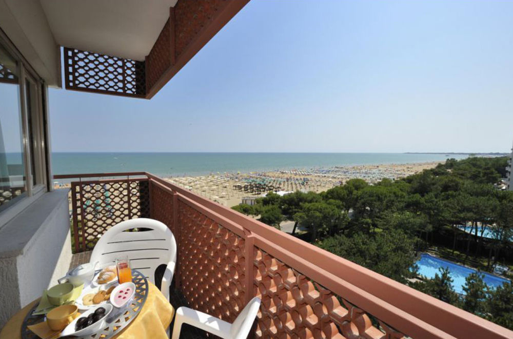 Hotel American Lignano Sabbiadoro Extérieur photo