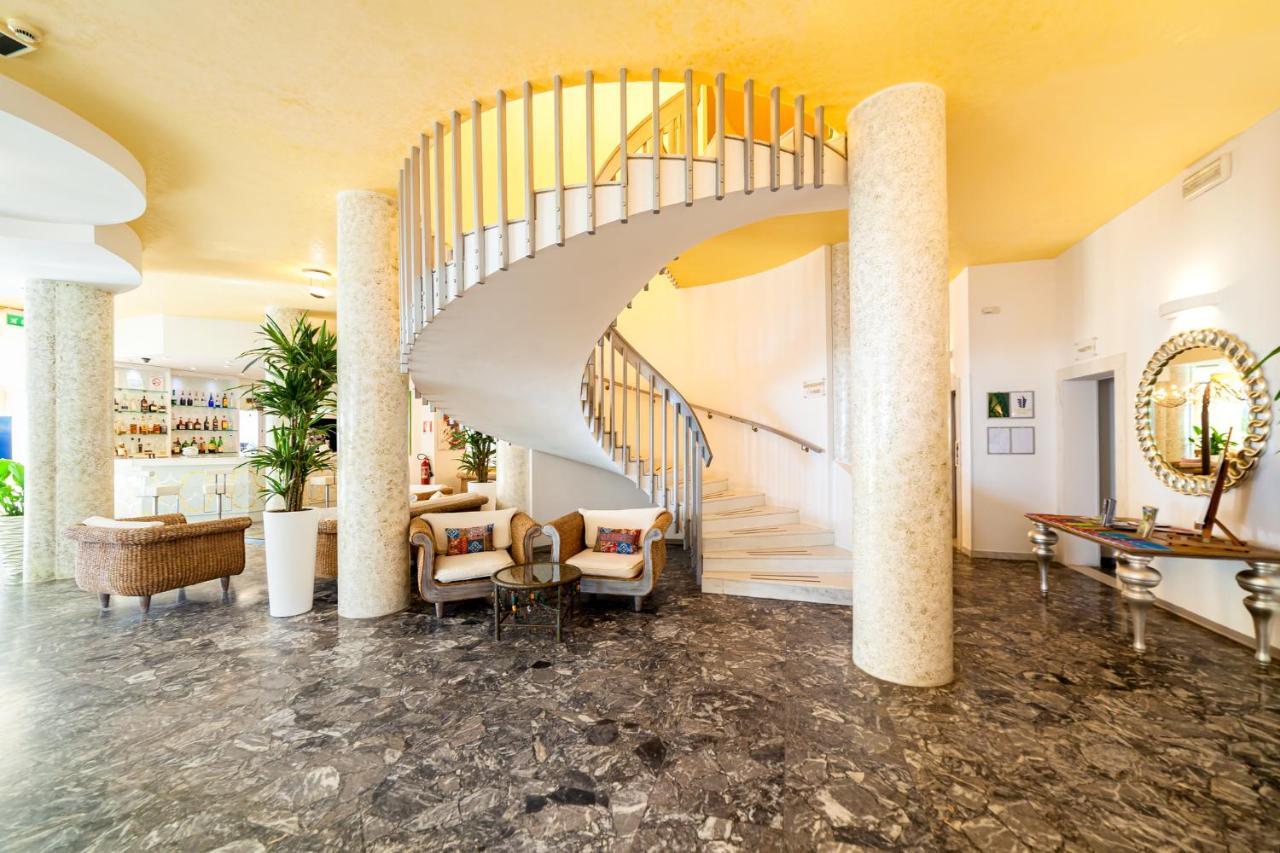 Hotel American Lignano Sabbiadoro Extérieur photo