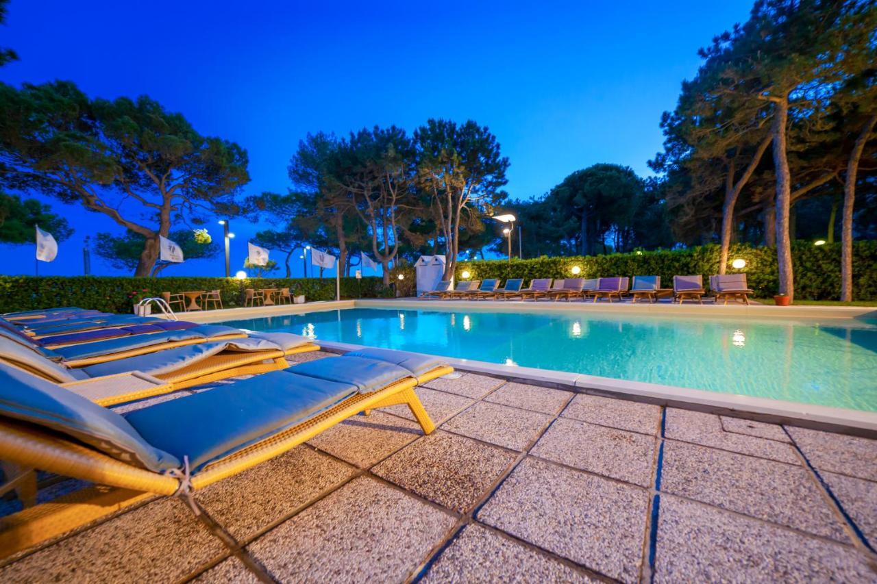 Hotel American Lignano Sabbiadoro Extérieur photo