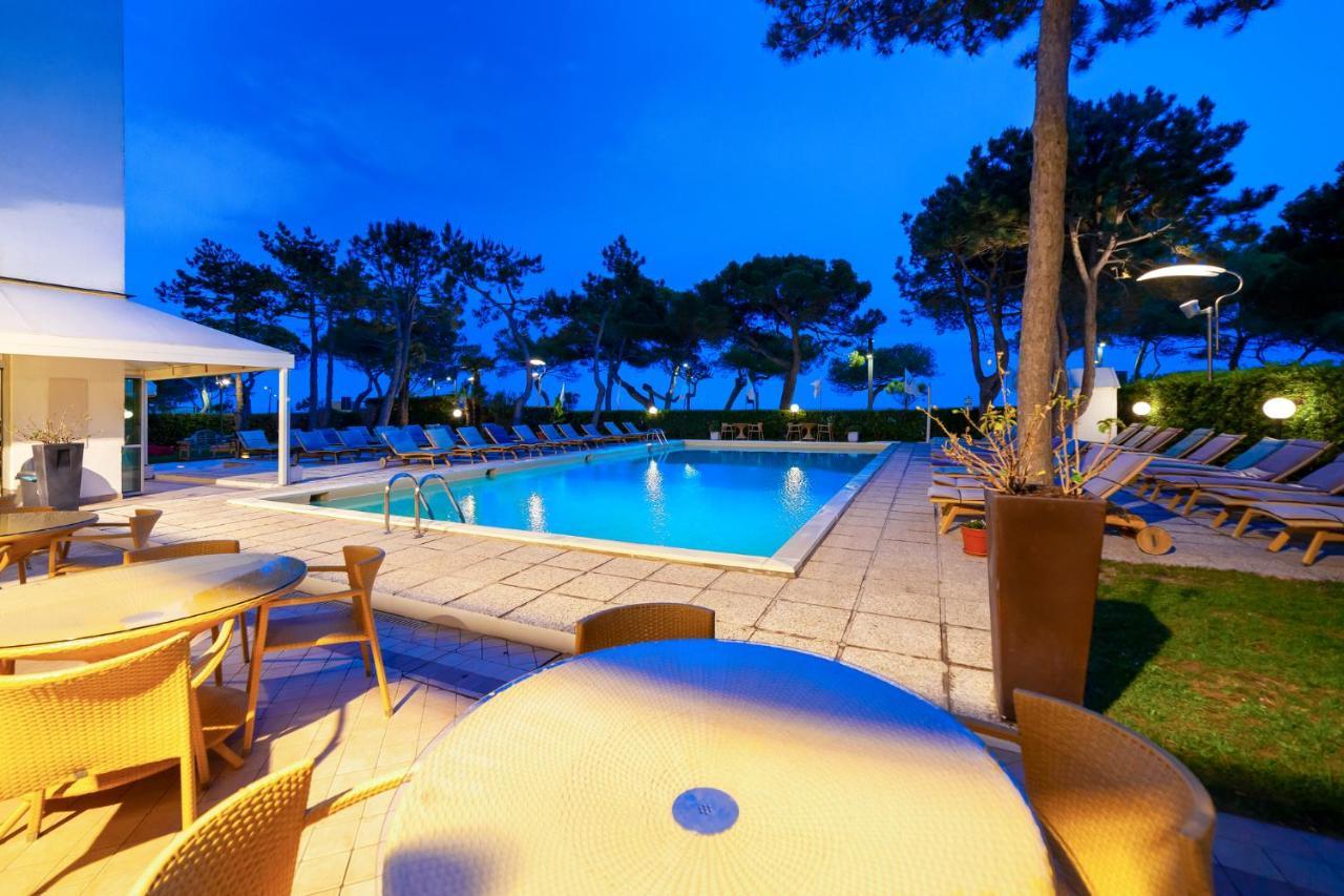 Hotel American Lignano Sabbiadoro Extérieur photo